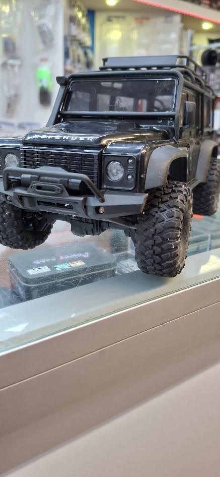 Used TRX4M Land Rover Defender (1 run on truck in store)